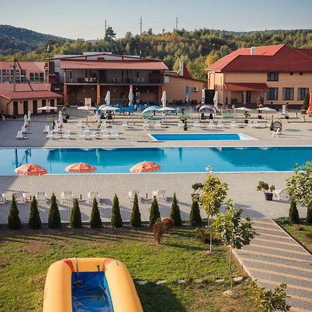 Illara Spa Hotel Irshava Esterno foto